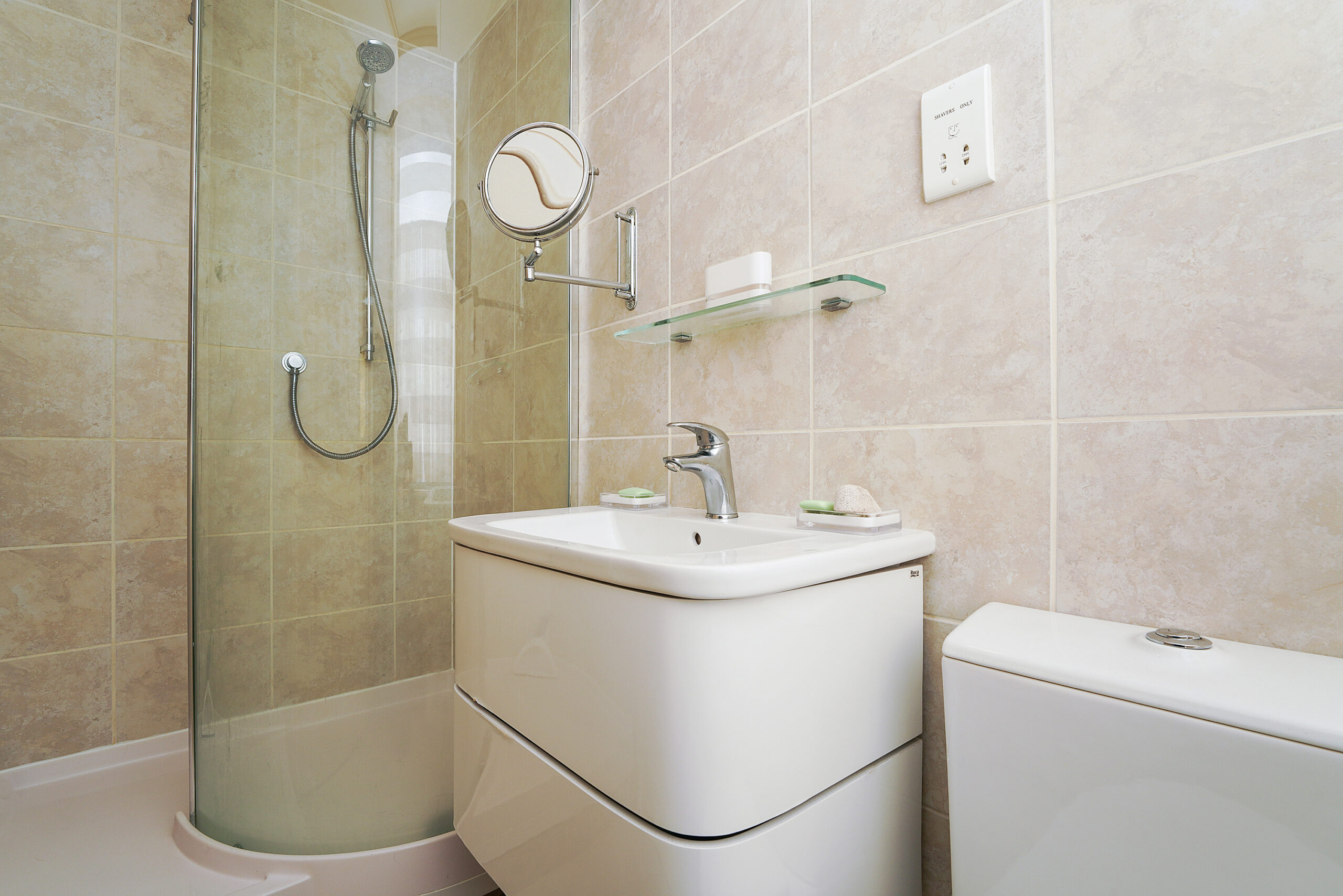 L821593-CHELTENHAM-13