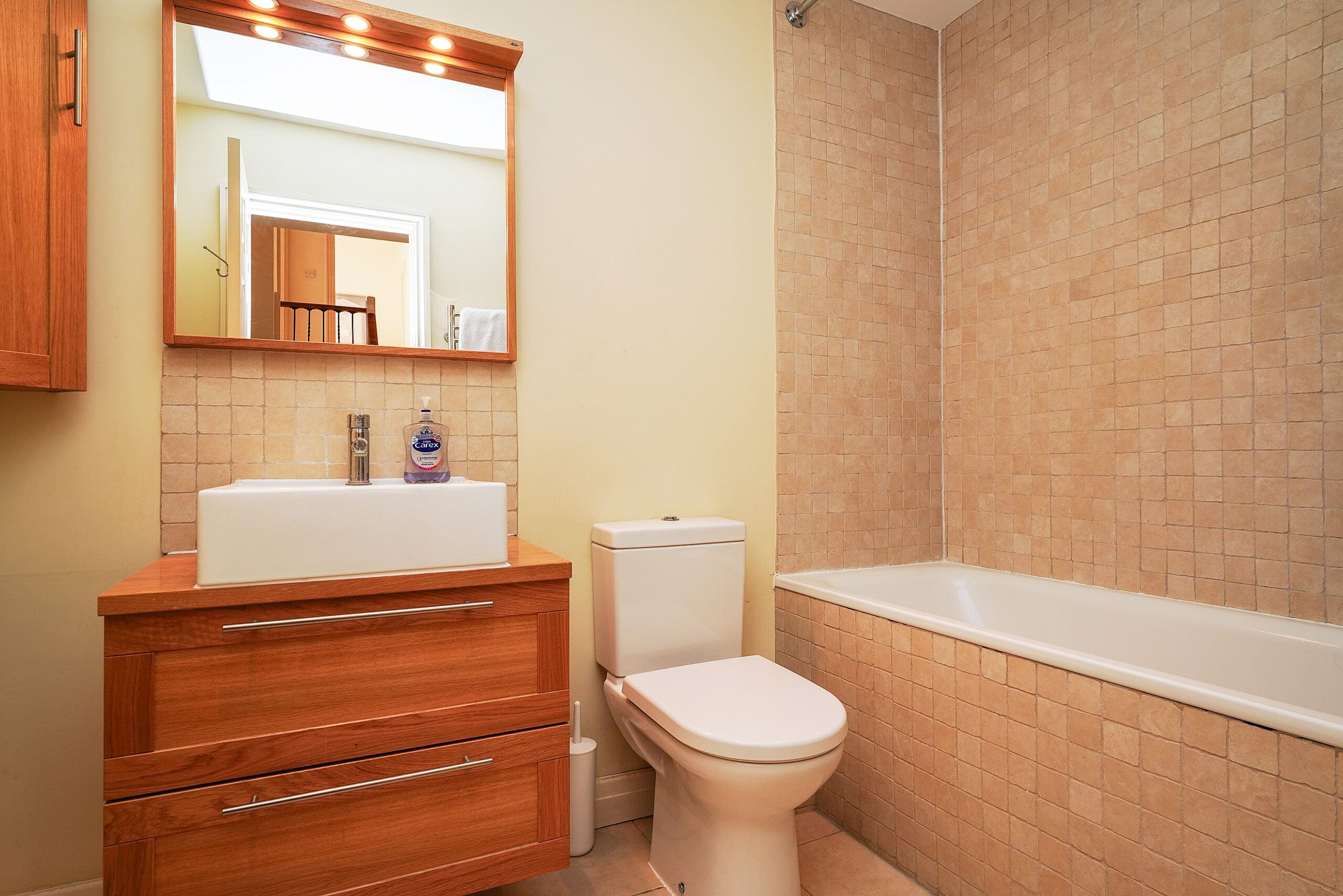 L821593-CHELTENHAM-16