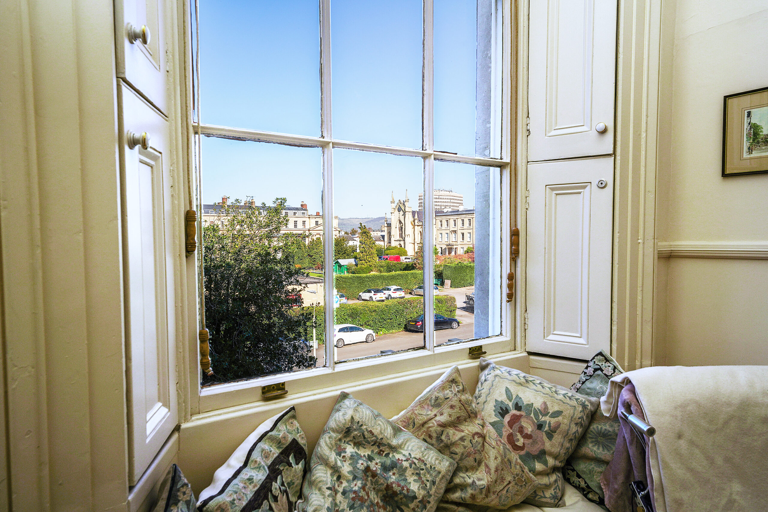 L821593-CHELTENHAM-8